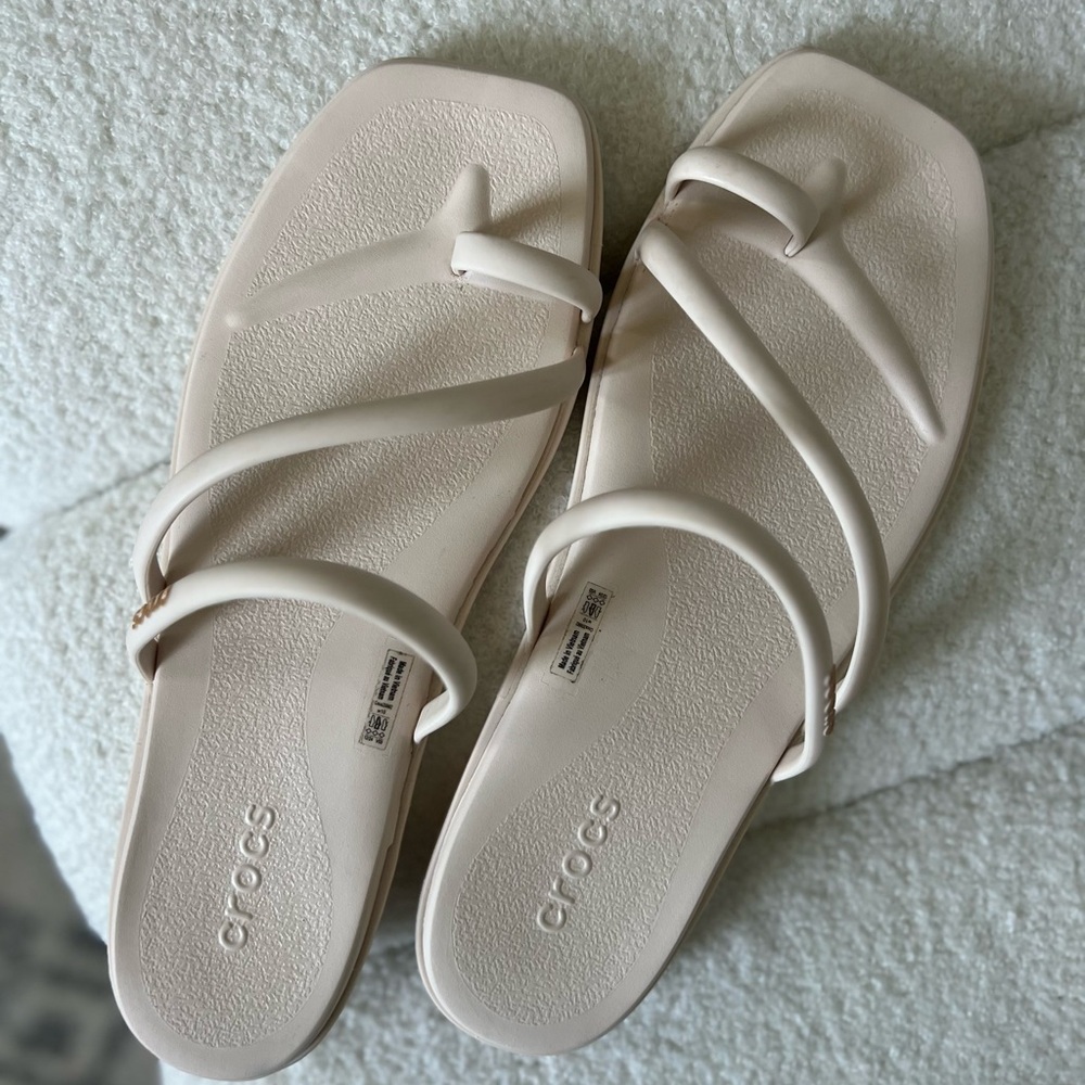CROCS Women’s Cream Sandals